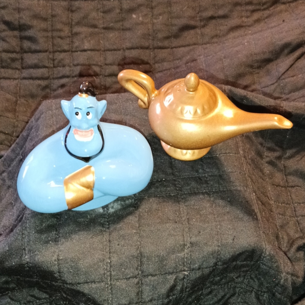 Disney Aladdin Genie ceramic salt & pepper set